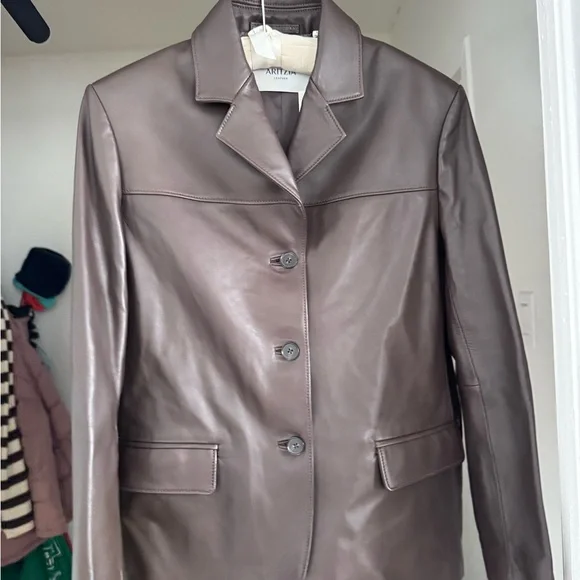 Leather jacket - Picture 1 of 5